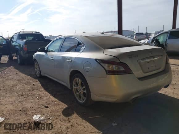 2014 Nissan Maxima S z VIN 1N4AA5AP4EC907825, wystawiony jako IAAI lot #43069319 z przebiegiem Nie podano mil oraz . Historia ofert i sprzedaży dostępna na DreamBid. Obrazek 3.