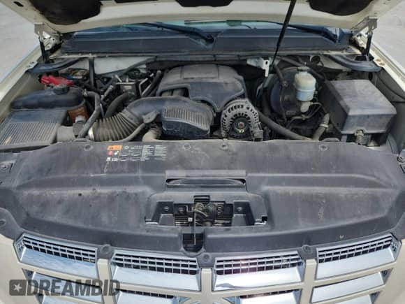 2010 Cadillac Escalade Premium z VIN 1GYUKCEF2AR273099, wystawiony jako Copart lot #64693055 z przebiegiem 142 160 mil mil oraz Szkoda całkowita • Salvage title. Historia ofert i sprzedaży dostępna na DreamBid. Obrazek 12.