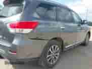 2016 Nissan Pathfinder S z VIN 5N1AR2MN7GC622160, wystawiony jako IAAI lot #42423550 z przebiegiem 179 560 mil mil oraz . Historia ofert i sprzedaży dostępna na DreamBid. Obrazek 17.