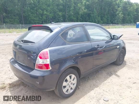 2011 Hyundai Accent GS с VIN KMHCM3AC2BU196123, выставлен на аукционе IAAI как лот 42502210 с пробегом 142 666 миль миль и . История ставок и продаж доступна на DreamBid. Изображение 4.