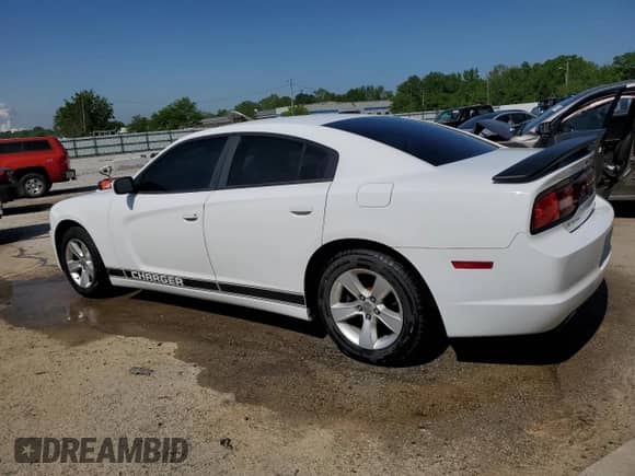 2011 Dodge Charger Rallye Plus z VIN 2B3CL3CG2BH552632, wystawiony jako Copart lot #56483605 z przebiegiem 158 975 mil mil oraz Szkoda całkowita • Salvage title. Historia ofert i sprzedaży dostępna na DreamBid. Obrazek 2.
