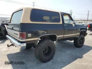 1984 Chevrolet Blazer z VIN 1G8EK18L7EF103967, wystawiony jako Copart lot #64859625 z przebiegiem 53 760 mil mil oraz Czysty tytuł • Clean title. Historia ofert i sprzedaży dostępna na DreamBid. Obrazek 3.