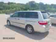 2005 Honda Odyssey LX z VIN 5FNRL38215B083033, wystawiony jako IAAI lot #42797235 z przebiegiem Nie podano mil oraz . Historia ofert i sprzedaży dostępna na DreamBid. Obrazek 3.