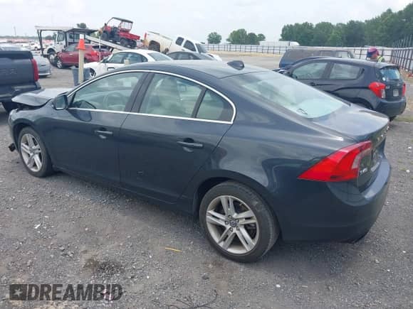 2015 Volvo S60 T5 Drive-E Premier with VIN YV140MFK4F2337702, listed as a IAAI auction lot 42771004 with 129,348 mi miles and . Bid and sale history available at DreamBid. Image 3.