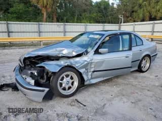 1998 BMW 5 Series 540i с VIN WBADE5327WBV93735, выставлен на аукционе Copart как лот 85789824 с пробегом 377 552 миль миль и Списание • Salvage title. История ставок и продаж доступна на DreamBid. Изображение 1.