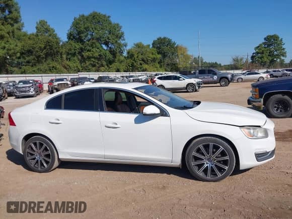 2014 Volvo S60 T6 с VIN YV1902FH3E2274346, выставлен на аукционе IAAI как лот 43381749 с пробегом 168 324 миль миль и . История ставок и продаж доступна на DreamBid. Изображение 13.