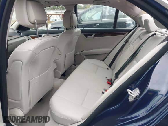 2013 Mercedes-Benz C 300 Sport с VIN WDDGF8AB2DA805063, выставлен на аукционе IAAI как лот 43446210 с пробегом 55 464 миль миль и . История ставок и продаж доступна на DreamBid. Изображение 8.