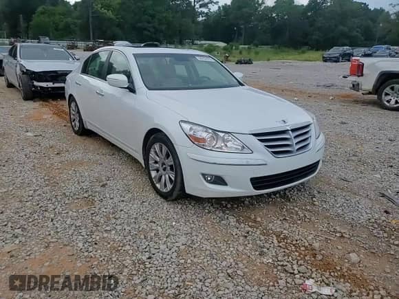 2011 Hyundai Genesis с VIN KMHGC4DE4BU135010, выставлен на аукционе Copart как лот 66292955 с пробегом 108 293 миль миль и Списание • Salvage title. История ставок и продаж доступна на DreamBid. Изображение 13.