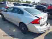 2017 Volvo S60 Inscription с VIN LYV402HK3HB195318, выставлен на аукционе IAAI как лот 43061548 с пробегом 187 331 миль миль и . История ставок и продаж доступна на DreamBid. Изображение 3.