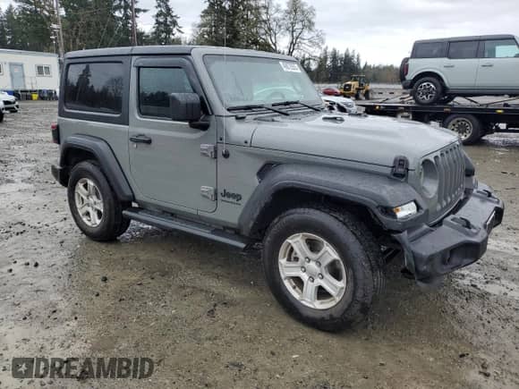 2022 Jeep Wrangler Willys с VIN 1C4GJXAG8NW158042, выставлен на аукционе Copart как лот 49872555 с пробегом 9 027 миль миль и Списание • Salvage title. История ставок и продаж доступна на DreamBid. Изображение 4.