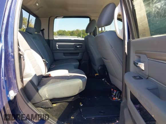 2017 Ram 1500 Big Horn z VIN 3C6RR7LT9HG565583, wystawiony jako IAAI lot #43347213 z przebiegiem 223 279 mil mil oraz . Historia ofert i sprzedaży dostępna na DreamBid. Obrazek 8.