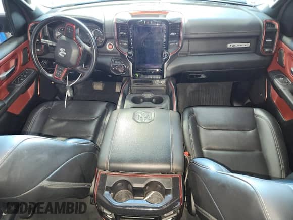 2020 Ram 1500 Rebel z VIN 1C6SRFLT4LN314434, wystawiony jako Copart lot #71672725 z przebiegiem 74 848 mil mil oraz Czysty tytuł • Clean title. Historia ofert i sprzedaży dostępna na DreamBid. Obrazek 8.