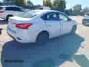 2017 Nissan Sentra SV z VIN 3N1AB7AP7HY221330, wystawiony jako IAAI lot #43387773 z przebiegiem 72 760 mil mil oraz . Historia ofert i sprzedaży dostępna na DreamBid. Obrazek 4.