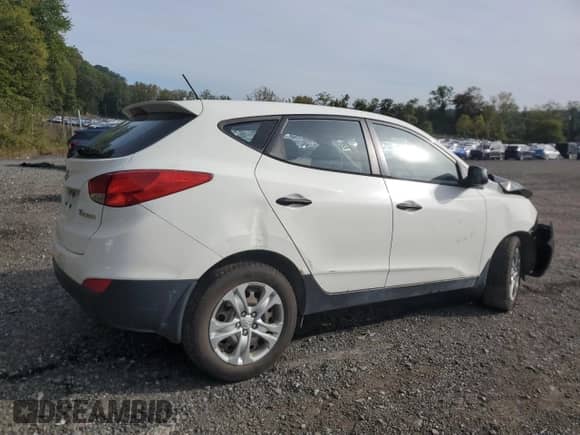 2011 Hyundai Tucson GL with VIN KM8JT3AB8BU200564, listed as a Copart auction lot 84213565 with 222,824 mi miles and Salvage title. Bid and sale history available at DreamBid. Image 3.