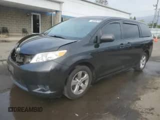 2013 Toyota Sienna L with VIN 5TDZK3DC7DS368296, listed as a Copart auction lot 82038215 with 142,290 mi miles and Salvage title. Bid and sale history available at DreamBid. Image 1.