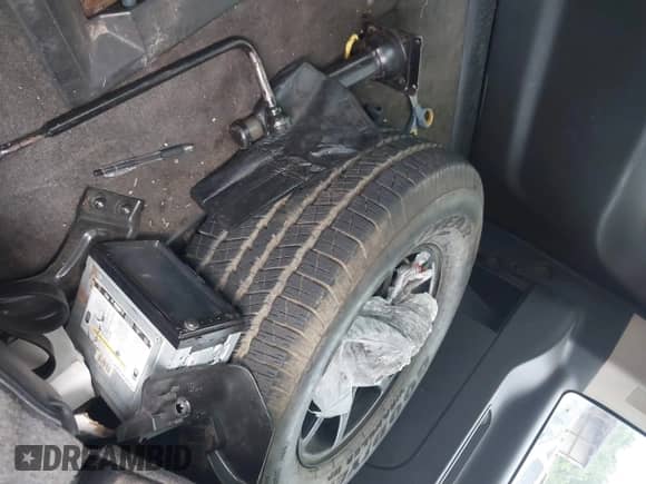 2009 Chevrolet Tahoe 2LT with VIN 1GNEC23369R242208, listed as a IAAI auction lot 42425017 with 270,677 mi miles and . Bid and sale history available at DreamBid. Image 12.