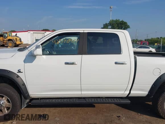 2010 Dodge 2500 SLT with VIN 3D7UT2CL3AG159978, listed as a IAAI auction lot 42570977 with 201,285 mi miles and . Bid and sale history available at DreamBid. Image 15.