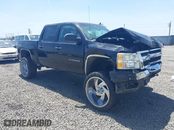 2011 Chevrolet Silverado 1500 LS z VIN 3GCPKREA6BG291312, wystawiony jako IAAI lot #42471331 z przebiegiem 171 323 mil mil oraz . Historia ofert i sprzedaży dostępna na DreamBid. Obrazek 1.