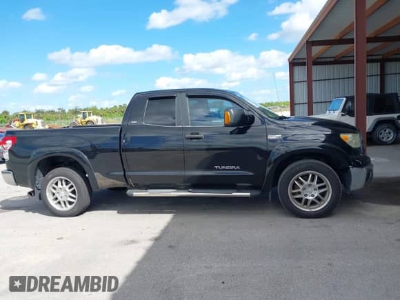 2007 Toyota Tundra SR5 с VIN 5TFRV54197X015039, выставлен на аукционе IAAI как лот 43473315 с пробегом 136 368 миль миль и . История ставок и продаж доступна на DreamBid. Изображение 13.