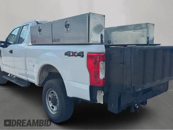 2017 Ford F-250 XLT с VIN 1FT7X2B62HEC57974, выставлен на аукционе Copart как лот 67401515 с пробегом 217 387 миль миль и Чистый • Clean title. История ставок и продаж доступна на DreamBid. Изображение 3.