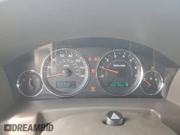 2006 Jeep Commander z VIN 1J8HG48NX6C310730, wystawiony jako Copart lot #67908125 z przebiegiem 150 144 mil mil oraz Szkoda całkowita • Salvage title. Historia ofert i sprzedaży dostępna na DreamBid. Obrazek 9.