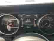 2021 Jeep Wrangler Unlimited Sahara Altitude z VIN 1C4HJXEG6MW736815, wystawiony jako Copart lot #64779455 z przebiegiem 56 496 mil mil oraz Szkoda całkowita • Salvage title. Historia ofert i sprzedaży dostępna na DreamBid. Obrazek 9.