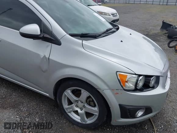 2016 Chevrolet Sonic LTZ с VIN 1G1JE5SB1G4131452, выставлен на аукционе IAAI как лот 42478255 с пробегом 162 621 миль миль и . История ставок и продаж доступна на DreamBid. Изображение 6.