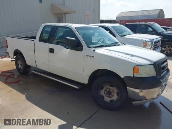 2006 Ford F-150 STX с VIN 1FTRX12W96KB82174, выставлен на аукционе IAAI как лот 43477218 с пробегом 299 403 миль миль и . История ставок и продаж доступна на DreamBid. Изображение 1.
