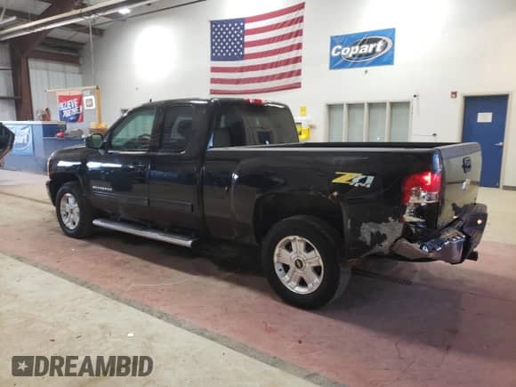 2013 Chevrolet Silverado 1500 LTZ z VIN 1GCRKTE72DZ414083, wystawiony jako Copart lot #49009385 z przebiegiem 180 241 mil mil oraz Szkoda całkowita • Salvage title. Historia ofert i sprzedaży dostępna na DreamBid. Obrazek 2.