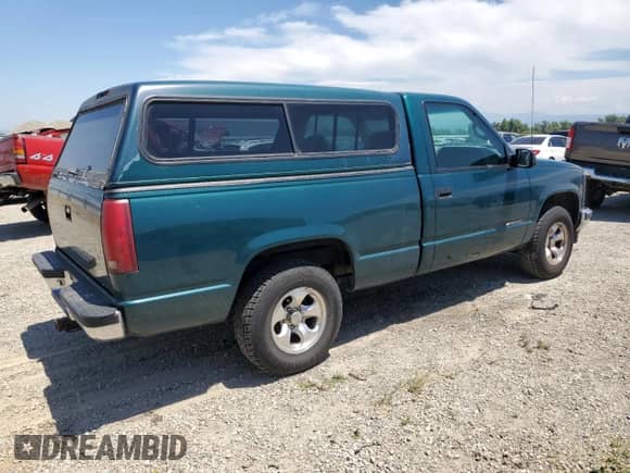 1997 Chevrolet Silverado 1500 with VIN 1GCEC14R8VZ156009, listed as a Copart auction lot 63702905 with 226,645 mi miles and Clean title. Bid and sale history available at DreamBid. Image 3.