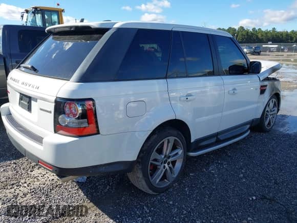 2013 Land Rover Range Rover Sport SC с VIN SALSH2E43DA764037, выставлен на аукционе IAAI как лот 43433870 с пробегом Не указан миль и . История ставок и продаж доступна на DreamBid. Изображение 4.