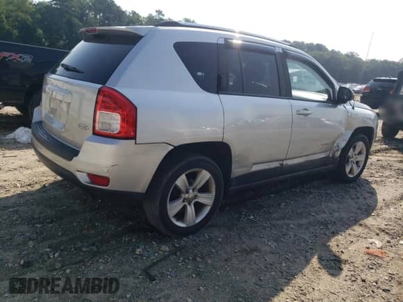 2011 Jeep Compass Latitude с VIN 1J4NF1FB2BD135425, выставлен на аукционе Copart как лот 63449735 с пробегом 85 497 миль миль и На запчасти • Non repairable. История ставок и продаж доступна на DreamBid. Изображение 3.