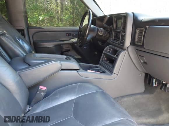 2003 Chevrolet Silverado SS z VIN 2GCEK19N731384405, wystawiony jako IAAI lot #42059077 z przebiegiem 208 241 mil mil oraz . Historia ofert i sprzedaży dostępna na DreamBid. Obrazek 5.