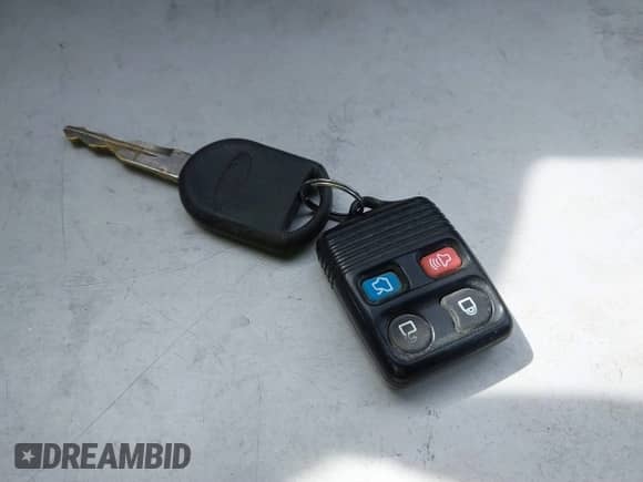 2005 Ford Explorer XLT z VIN 1FMDU73WX5UB10936, wystawiony jako IAAI lot #41818077 z przebiegiem 77 095 mil mil oraz . Historia ofert i sprzedaży dostępna na DreamBid. Obrazek 11.