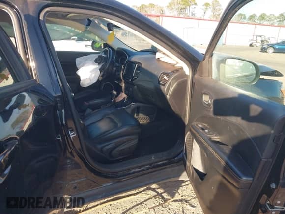 2019 Jeep Compass Limited with VIN 3C4NJCCBXKT613489, listed as a IAAI auction lot 41308800 with 94,129 mi miles and . Bid and sale history available at DreamBid. Image 5.