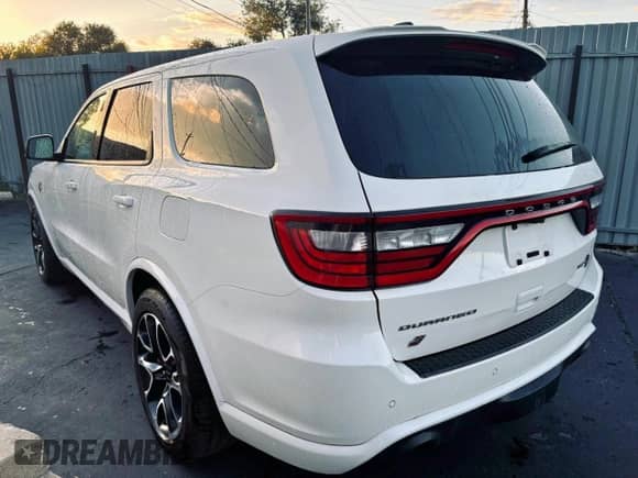 2023 Dodge Durango SRT Hellcat z VIN 1C4SDJH97PC555073, wystawiony jako Copart lot #84053825 z przebiegiem 13 331 mil mil oraz Szkoda całkowita • Salvage title. Historia ofert i sprzedaży dostępna na DreamBid. Obrazek 3.