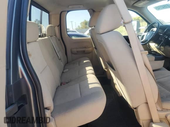 2011 Chevrolet Silverado 1500 LT z VIN 1GCRKSE38BZ174087, wystawiony jako Copart lot #81842745 z przebiegiem 157 719 mil mil oraz Czysty tytuł • Clean title. Historia ofert i sprzedaży dostępna na DreamBid. Obrazek 10.