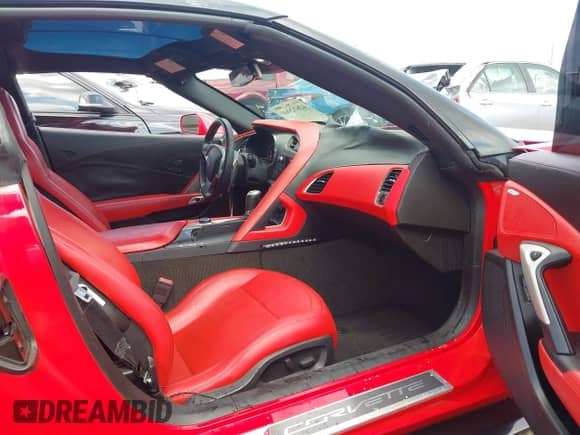 2014 Chevrolet Corvette Z51 3LT with VIN 1G1YM2D71E5109418, listed as a IAAI auction lot 42612960 with 102,000 mi miles and . Bid and sale history available at DreamBid. Image 5.