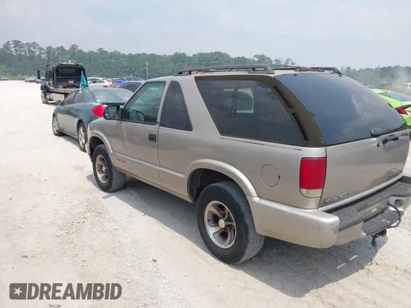 2000 Chevrolet Blazer LS с VIN 1GNCS18W8YK215154, выставлен на аукционе IAAI как лот 42072814 с пробегом 176 064 миль миль и . История ставок и продаж доступна на DreamBid. Изображение 3.