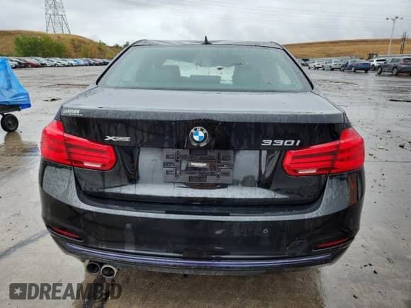2017 BMW 3 Series 330i xDrive z VIN WBA8D9C37HA012411, wystawiony jako Copart lot #82086245 z przebiegiem 49 023 mil mil oraz Szkoda całkowita • Salvage title. Historia ofert i sprzedaży dostępna na DreamBid. Obrazek 6.