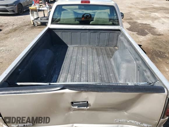 1998 Chevrolet S-10 z VIN 1GCCS1448WK218923, wystawiony jako Copart lot #85358115 z przebiegiem 171 072 mil mil oraz Szkoda całkowita • Salvage title. Historia ofert i sprzedaży dostępna na DreamBid. Obrazek 10.