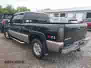 2002 GMC Sierra 1500 SLE z VIN 2GTEK19T921307032, wystawiony jako IAAI lot #42661900 z przebiegiem 258 769 mil mil oraz . Historia ofert i sprzedaży dostępna na DreamBid. Obrazek 3.