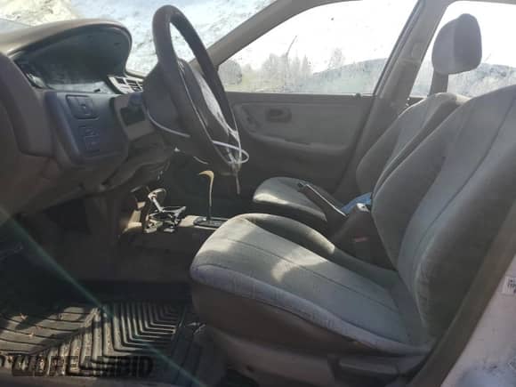 1992 Honda Civic z VIN 1HGEG8655NL072855, wystawiony jako Copart lot #53255425 z przebiegiem 217 200 mil mil oraz Czysty tytuł • Clean title. Historia ofert i sprzedaży dostępna na DreamBid. Obrazek 7.