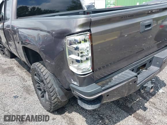 2016 Chevrolet Silverado 2500HD LT z VIN 1GC2KVEG4GZ284437, wystawiony jako IAAI lot #42702772 z przebiegiem 152 182 mil mil oraz . Historia ofert i sprzedaży dostępna na DreamBid. Obrazek 19.