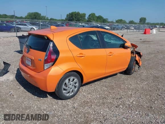 2015 Toyota Prius One z VIN JTDKDTB38F1093262, wystawiony jako IAAI lot #42588217 z przebiegiem 32 355 mil mil oraz . Historia ofert i sprzedaży dostępna na DreamBid. Obrazek 4.
