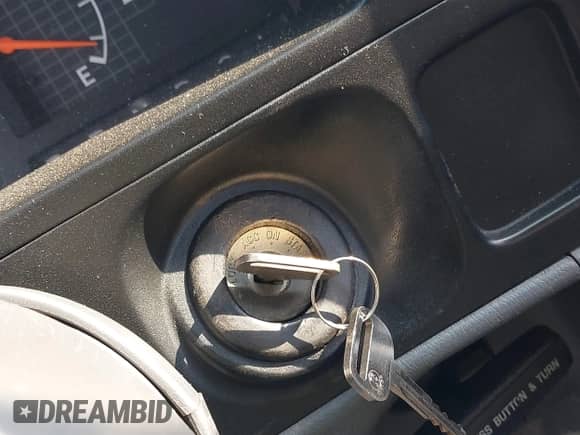 1995 Toyota Tacoma z VIN 4TAUN53B1SZ040515, wystawiony jako IAAI lot #43135152 z przebiegiem 259 900 mil mil oraz . Historia ofert i sprzedaży dostępna na DreamBid. Obrazek 11.