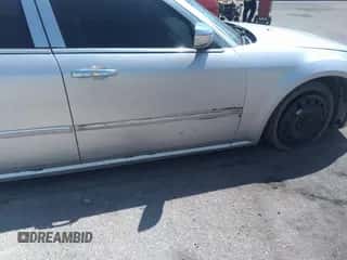 2006 Dodge Magnum R/T z VIN 2D4GV57246H120637, wystawiony jako IAAI lot #36248041 z przebiegiem Nie podano mil oraz . Historia ofert i sprzedaży dostępna na DreamBid. Obrazek 6.