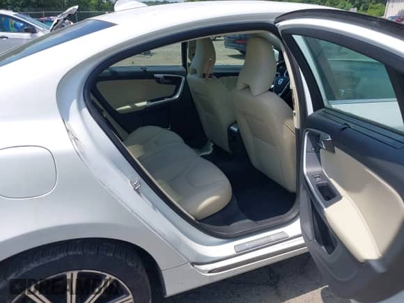 2017 Volvo S60 Inscription с VIN LYV402TK7HB134819, выставлен на аукционе IAAI как лот 42646768 с пробегом 60 030 миль миль и . История ставок и продаж доступна на DreamBid. Изображение 8.