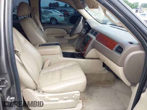 2011 Chevrolet Tahoe LT with VIN 1GNSCBE00BR397882, listed as a IAAI auction lot 42818583 with 191,303 mi miles and . Bid and sale history available at DreamBid. Image 5.