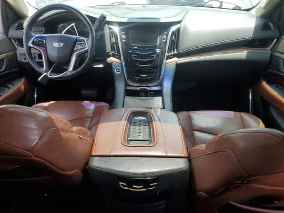 2016 Cadillac Escalade ESV Premium Collection с VIN 1GYS3JKJ5GR182936, выставлен на аукционе Copart как лот 65988454 с пробегом 155 493 миль миль и Чистый • Clean title. История ставок и продаж доступна на DreamBid. Изображение 8.
